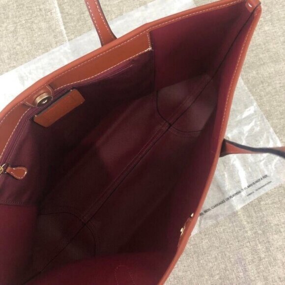 NWT COACH Peanuts Snoopy Tote bag! - Picture 5 of 6